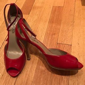 Moda Spana Candy Apple Red Pumps S 8.5
